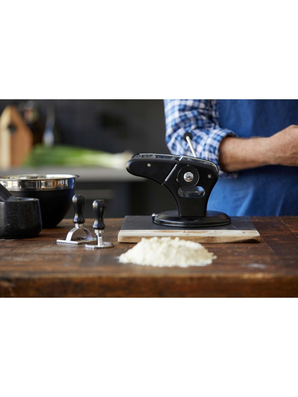 Holm Pastamasin Holm 21x16x16cm, must