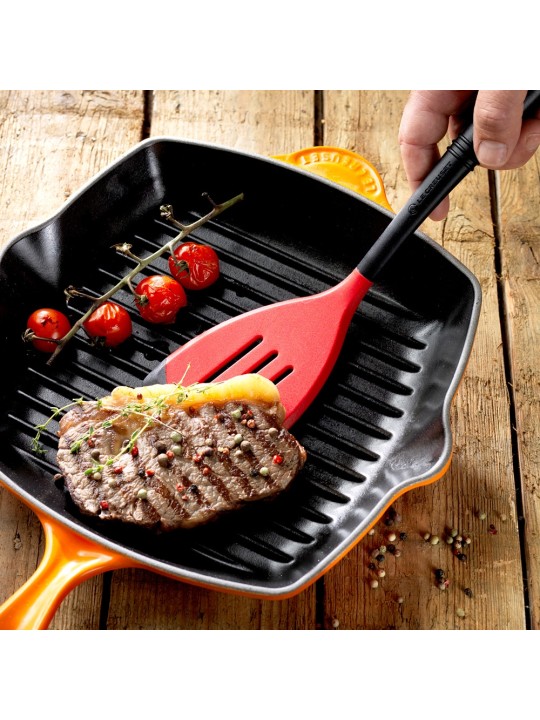 Le Creuset Turner "Flex" 34cm, black/red