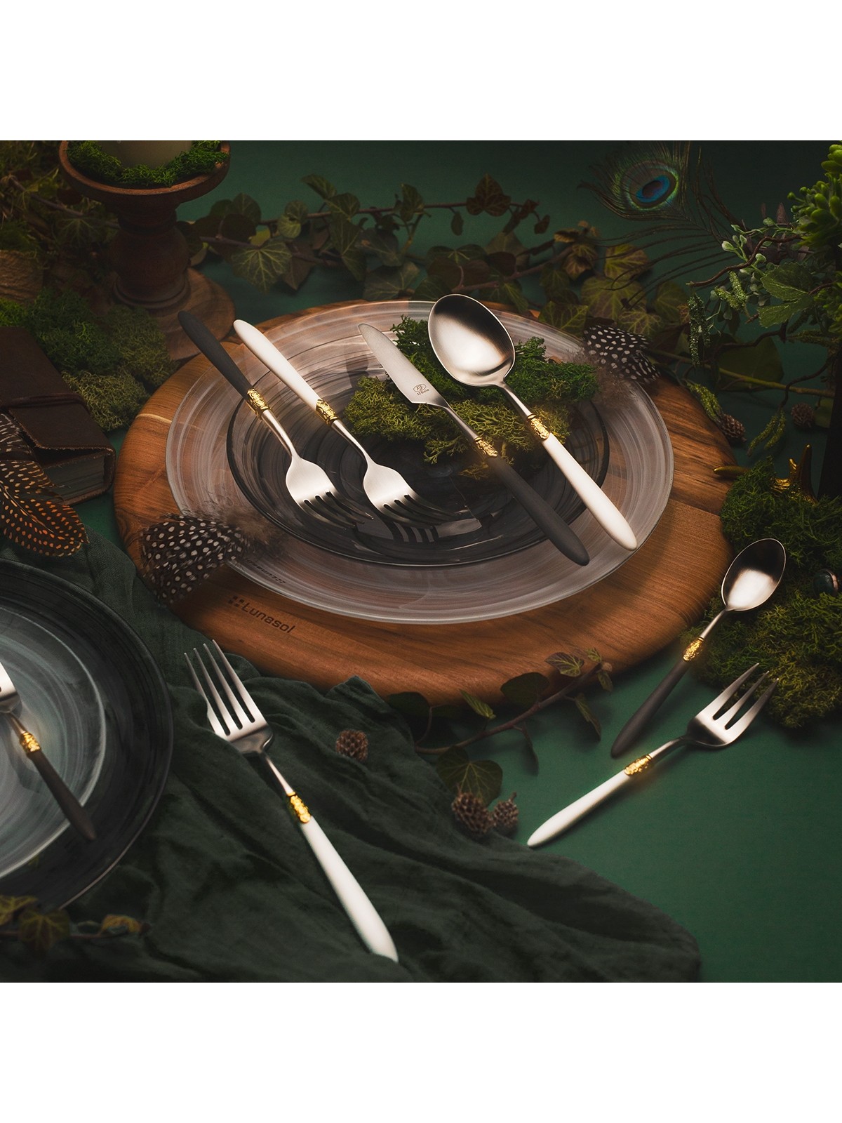 Sola Gaya столоые приборы Exeter 36-частей, золотистый обод