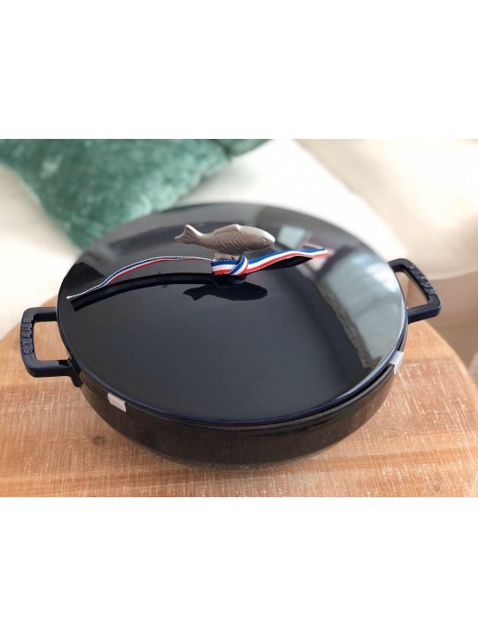 Staub žemas ketaus puodas Žuvis 28 cm/ 4,65 l