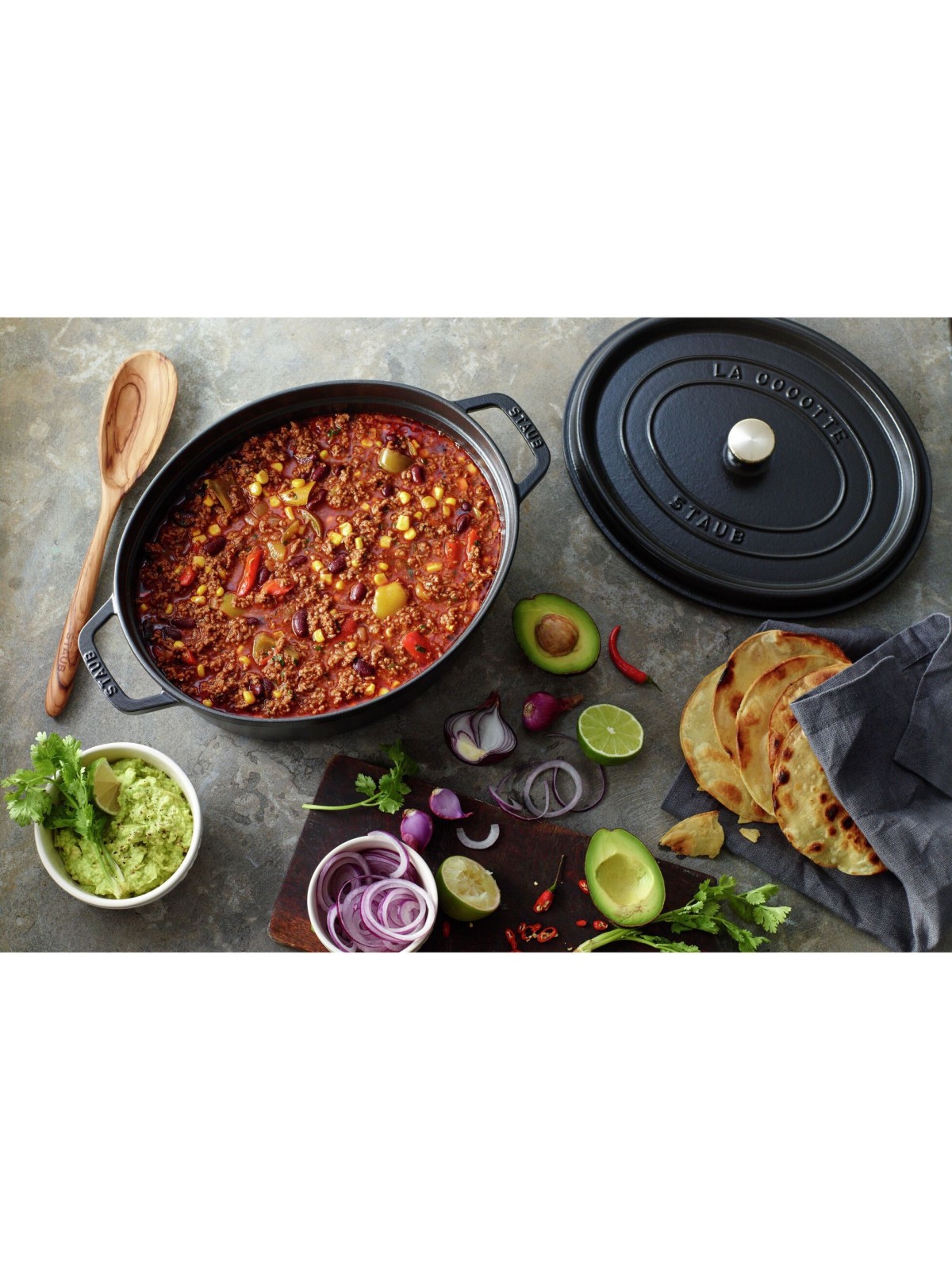STAUB Cocotte Oval 37cm/8.0l, Cast Iron Black matte