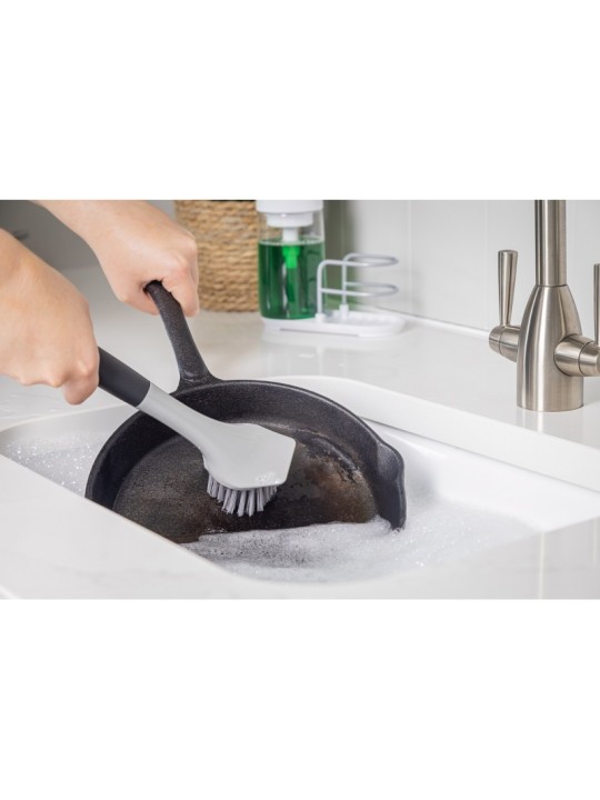 KitchenAid harja valurautapannujen puhdistamiseen