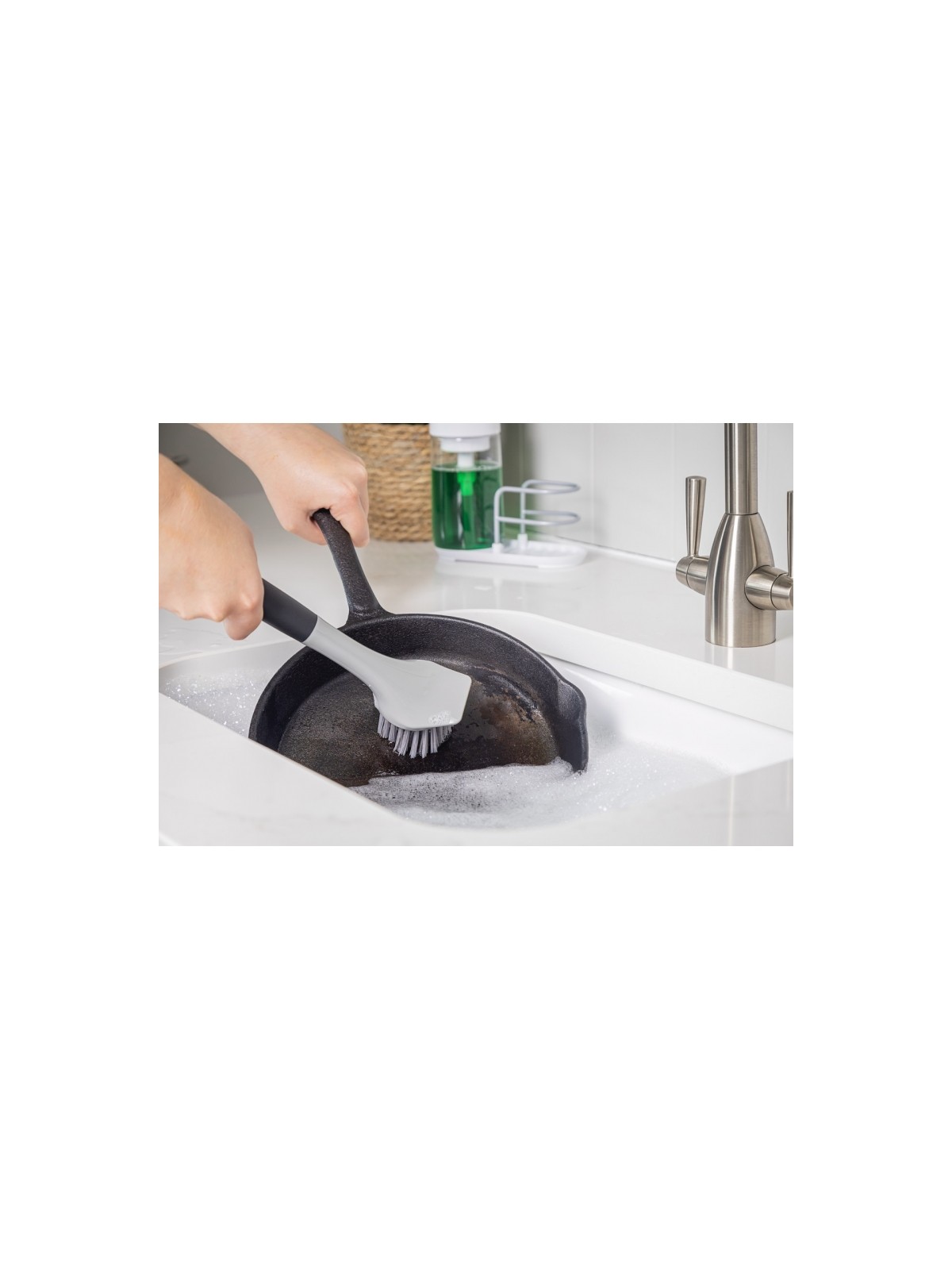 KitchenAid čuguna trauku mazgāšanas birste, melna/pelēka