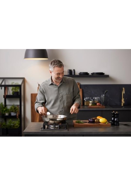 By Tareq Taylor Ellen Frying pan