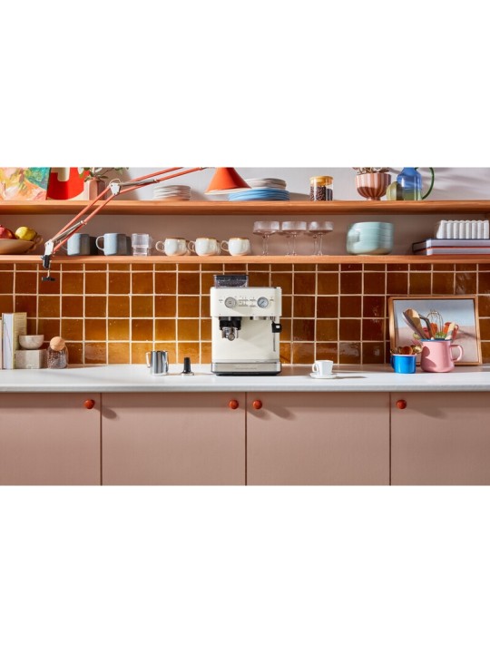 KitchenAid pusautomātisks espresso automāts ar kafijas dzirnaviņām