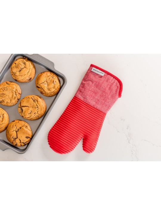 KitchenAid Ribbed Soft Silicone Oven Glove