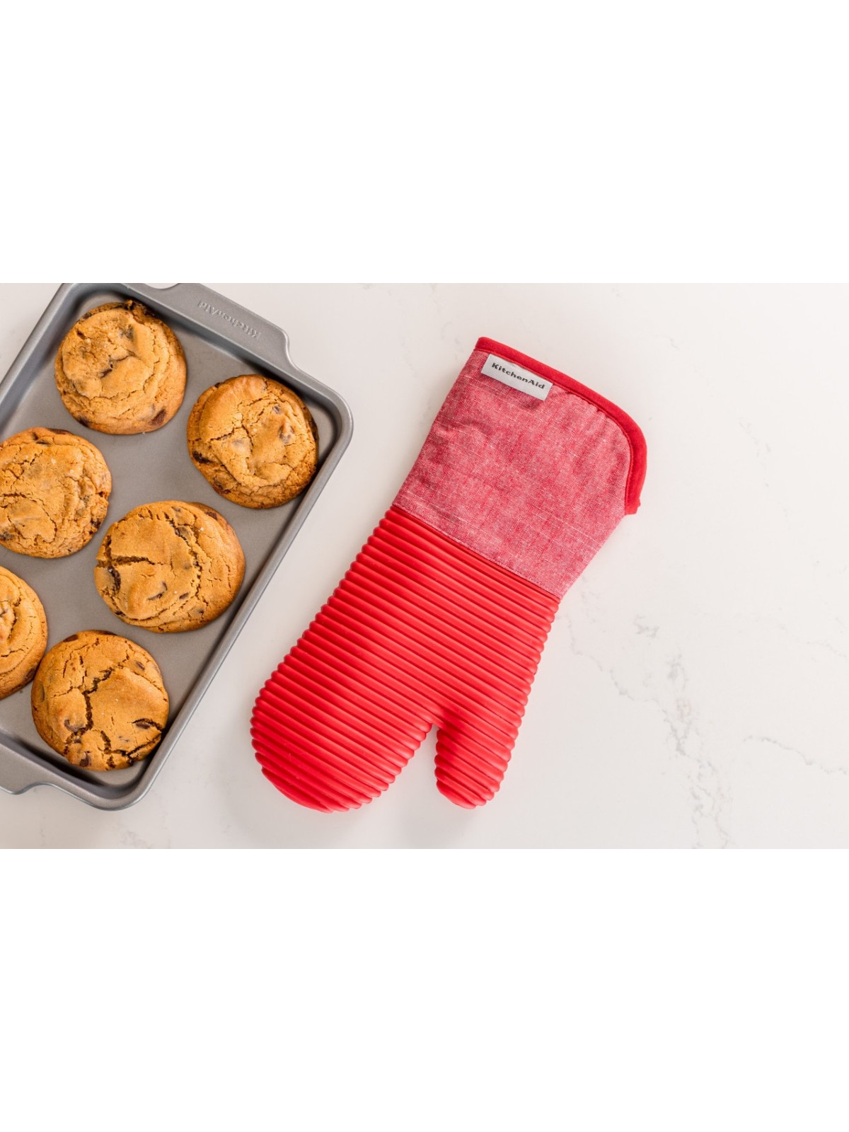 KitchenAid Ribbed Soft Silicone Oven Glove