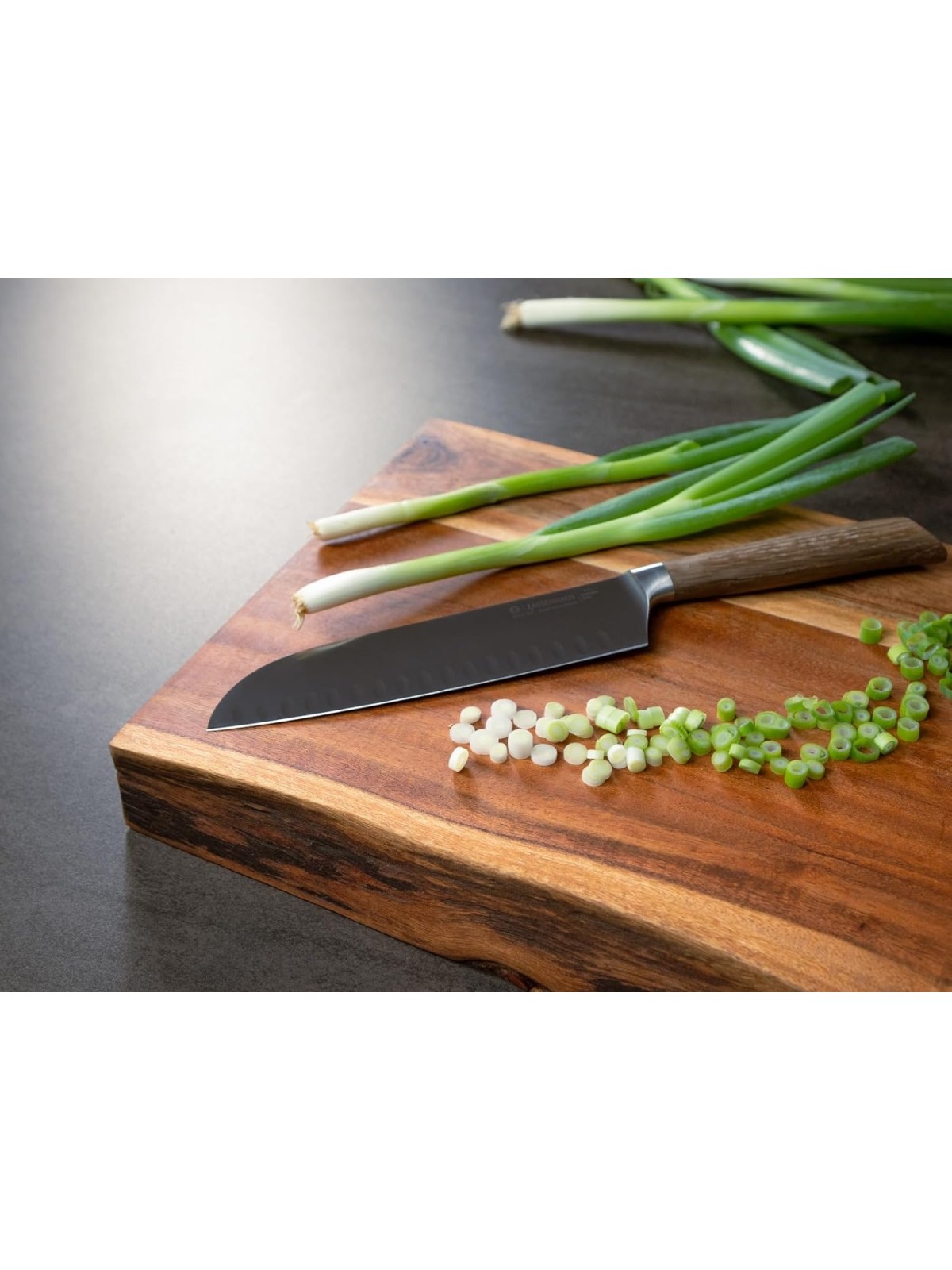 Zassenhaus Chopping Board – Solid Acacia Wood Cutting Board with Natural Edge