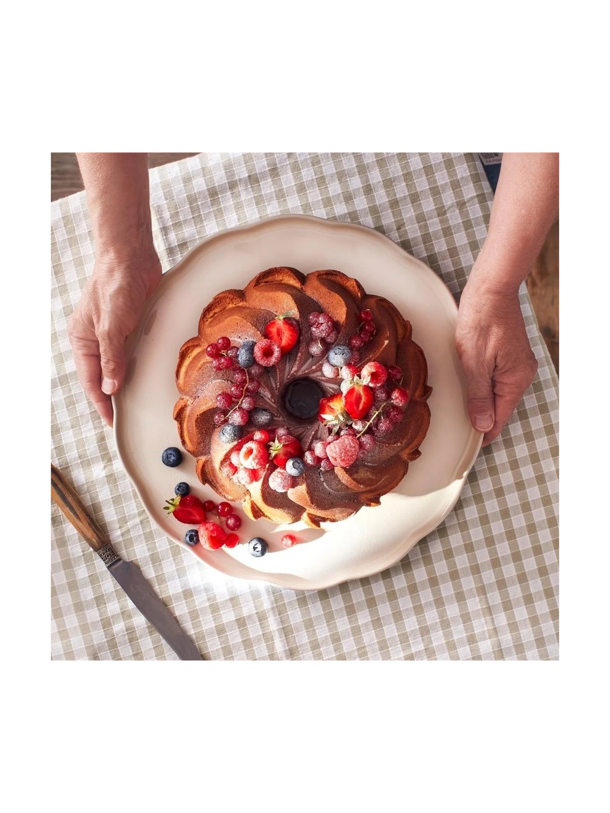 Emile Henry Round Serving Plate Madeleine Ø 31,5x2 cm