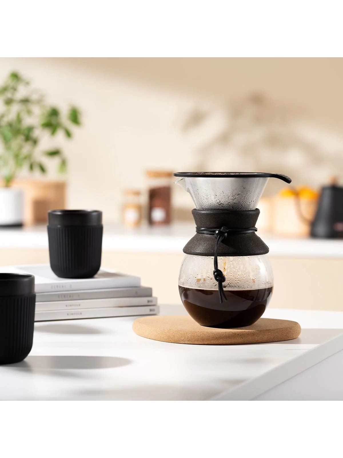 Bodum Pour Over -kahvinkeitin kestosuodattimella