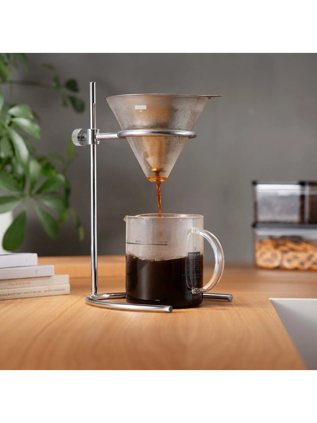Bodum Pour Over Coffee Station with Permanent Filter, 0.5 L