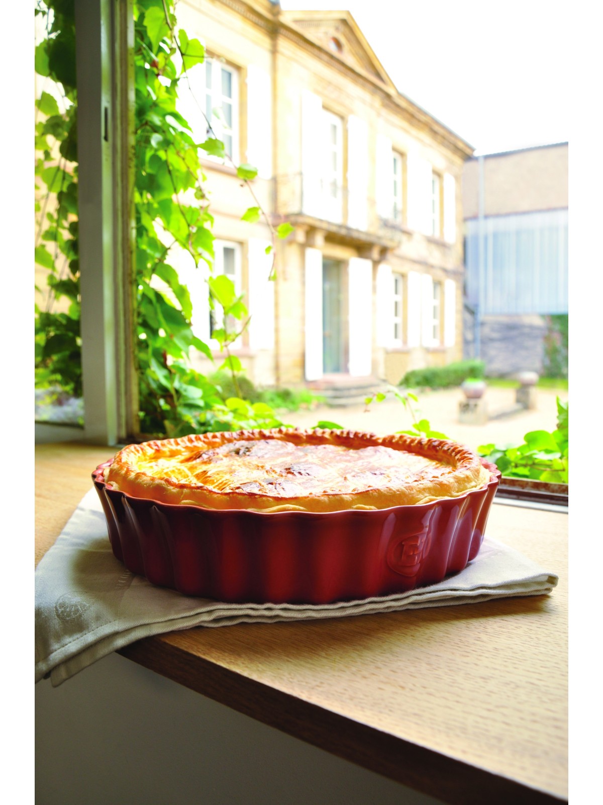 Emile Henry Deep Tart Dish 28 cm