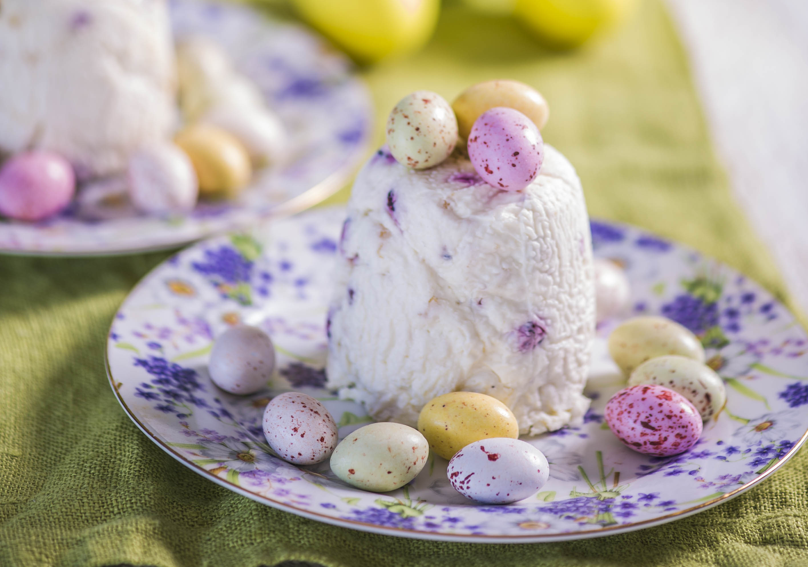 Mini-pashad valge šokolaadi ja kuivatatud jõhvikatega